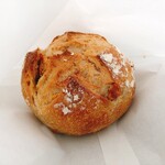 オーボンパン - きび糖といちじくとクルミ¥300