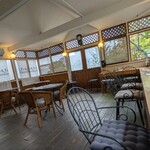 珈琲の店 LIFE - 窓辺のカウンター席