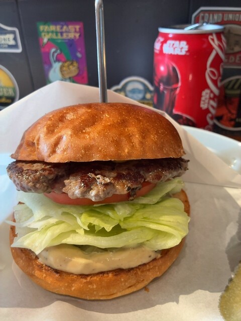 ヒッチ ハイカーズ バーガー スタンド （HITCH HIKERS BURGER STAND