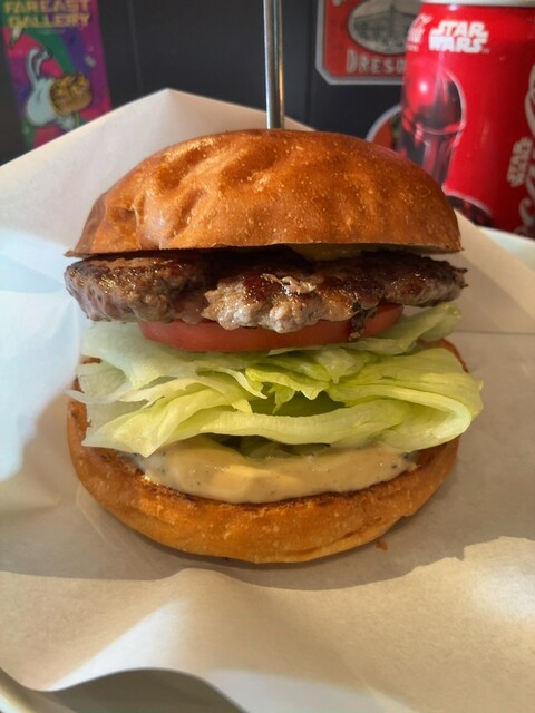 ヒッチ ハイカーズ バーガー スタンド （HITCH HIKERS BURGER STAND