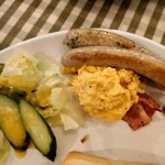 レストラン ペニーレイン 那須店 - ソーセージたちが美味しいうえにスクランブルエッグにケチャップがかかていないことが何より嬉しい