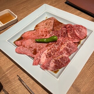 焼肉ホルモン ごっち - 料理写真: