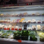 七宝 麻辣湯 中目黒店 - 50種類の野菜やキノコが常備