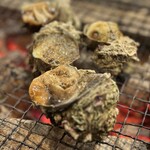 炉端・炭火焼 えん - サザエの壺焼き
