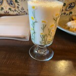 キッチン アンド カリー - 白桃ラッシー