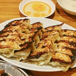 餃子スタンド だるま - 餃子！