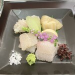 御料理　山上 - ハモの昆布しめ、生、炙りとミルガイ（キモあり）