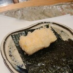 ぬま田 - ⑭青柳(正式名:バカ貝)小柱(北海道産)、海苔(佐賀県有明海産)敷き
      海苔の香りと小柱の主張のある旨みが口の中で二重奏となり至福のひと時に誘います
      やはり加熱による旨みの拡がりが素晴らしい