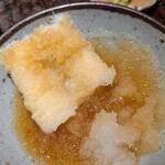 ぬま田 - ㉑穴子(長崎県対馬列島産)、天つゆ
      産卵は初夏～初秋、旬は夏～秋
      箸で「バリッ」と中央で真っ二つにして提供
      腹側を天つゆ&大根卸しで頂くのですが、脂がのっており、旨みと甘みと滋味が強烈です