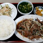 吉祥飯店 - 料理写真:レバニラ定食(800円也) オススメです！