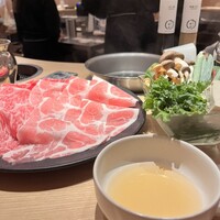 すき焼 しゃぶしゃぶつかだ KITTE大阪店 - 