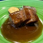 福神来々 - ワサビソースがかかっています。辛さはほとんどありませんがワサビのいい香りが口の中に広がります。