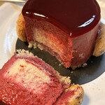 ラ・パティスリー by アマン東京 - 中はバニラムース