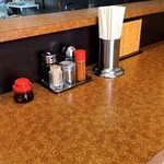 中華 れんがや - カウンター席