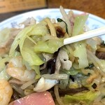 中華 れんがや - 一口食べて驚いた。
      なんじゃこりゃ。
      美味いったらありゃしない。
