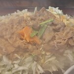 千徳 - 牛じゅうじゅう焼きライス　煙と湯気が立ち込める