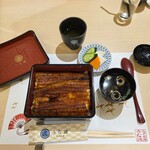 江戸前鰻 うな誠 - 鰻重にはお新香と肝吸いがつきます