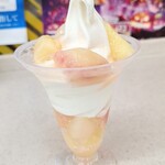 ミニストップ - 料理写真:完熟白桃パフェ