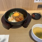 ビビン亭 - 料理写真:石焼きビビンバ　924円