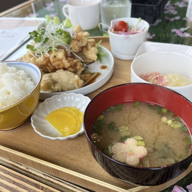 旭川のトリとたまごのカフェ ココケッコウ｜鶏卵料理専門カフェ