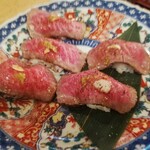 炭焼き屋 まるわ - 肉寿司  
