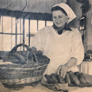 1950年代オーナー祖母のピロシキ販売がイクラバルの起源★