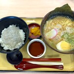 岬 丘の上食堂 - 