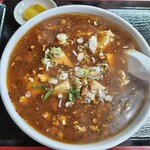 万里 - 料理写真:麻婆ラーメン、寒い季節にも打ってつけ！