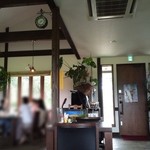 しらかみカフェ - 居心地のよい店内