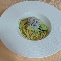 サンミケーレ - 淡路産のしらすとズッキーニのジェノベーゼクリームパスタ