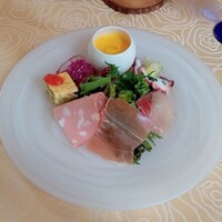 サンミケーレ - 明石蛸とセロリのサラダ　神戸市北区の人参のスープを盛り込んだアンティパストミスト