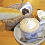 コメダ珈琲店 - 料理写真:ウインナーコーヒー & トースト(バター)& おぐらあん & 自家製コールスローサラダ