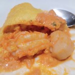 kitchen俊貴 - 中には大きな海老とホタテがゴロッと