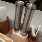 kitchen俊貴 - 電動ミル（ブラックペッパー&岩塩）