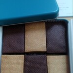 ブノワ・ニアン 銀座 - 24枚クッキー缶 2500円(税込)