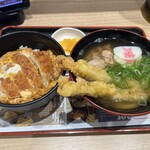資さんうどん - 料理写真: