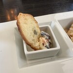 italian bar TAKA’s KITCHEN - クリームチーズと黒豆のカナッペ