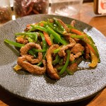 我恵你好 - 黒毛和牛とピーマン