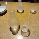 四川飯店 - 麒麟山と〆張鶴を