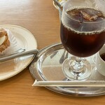 珈琲音 アトリエ - 料理写真:小さなカップは姉が注文したコーヒーの試飲です。