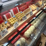 551蓬莱 - ずらりと並ぶ♡