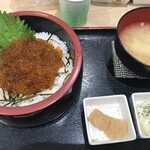 でか盛り海鮮問屋 - 