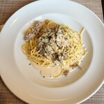 Pancia Guancia - サルシッチャときのこのクリームパスタ