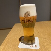 すき焼き 牛しゃぶ 松重 - 生ビール　エビス（中）