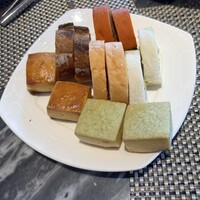 グリロジー バー＆グリル - 