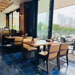 QUAYS pacific grill - テーブル席①