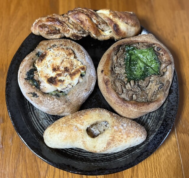 大きなパン Boulangerie&Cafe. Be （ブーランジェリー&カフェ ビー） - 十三