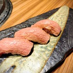 和牛焼肉 はな縁 - はな縁の和牛炙り握り