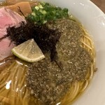 人力俥 - たっぷりの牡蠣とガーリックのアヒージョが合う！唯一無二！