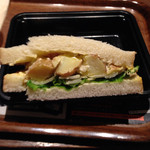 Ueshima Kohi Ten - 北海道ポテトサラダサンド。画像は、一枚ですが、セットには二枚付きます。